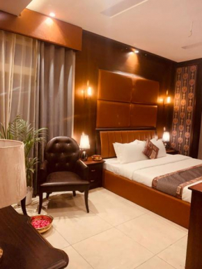 Hotel Adhiraja palace